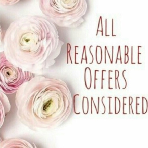 Welcome to my closet! ❤️ - Picture 3 of 3